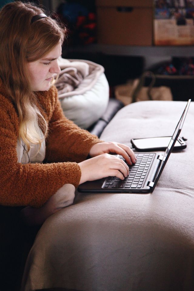 girl on laptop